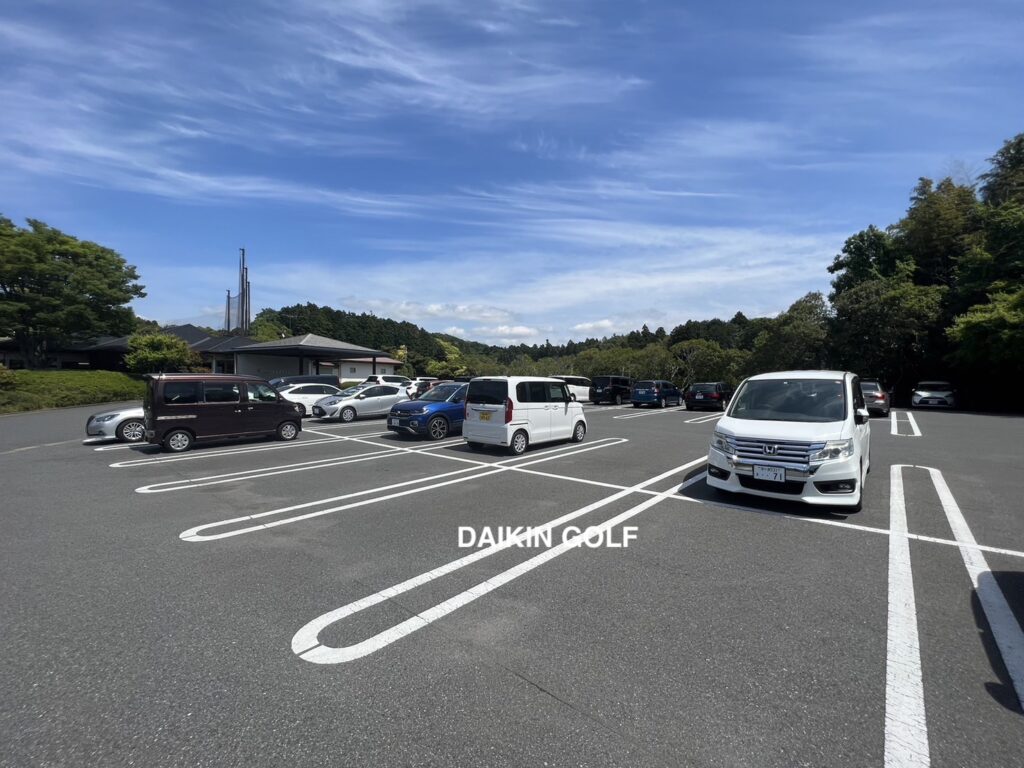 サンライズゴルフクラブの駐車場