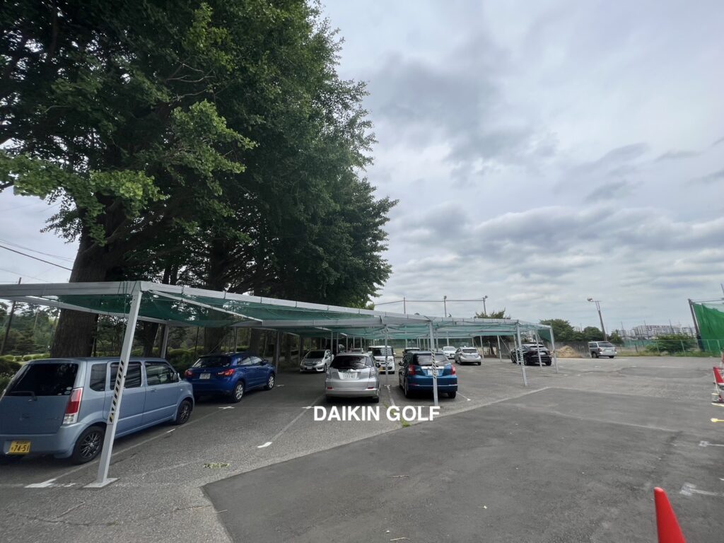 広池学園ゴルフクラブの駐車場