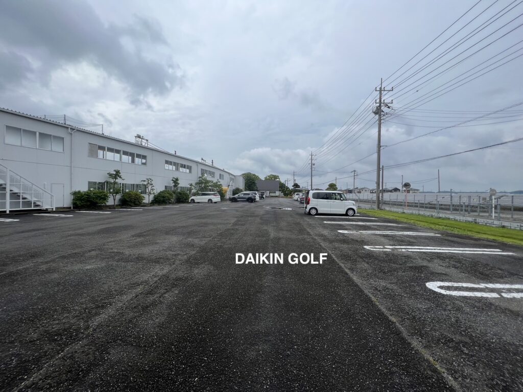 東洋ゴルフクラブの駐車場
