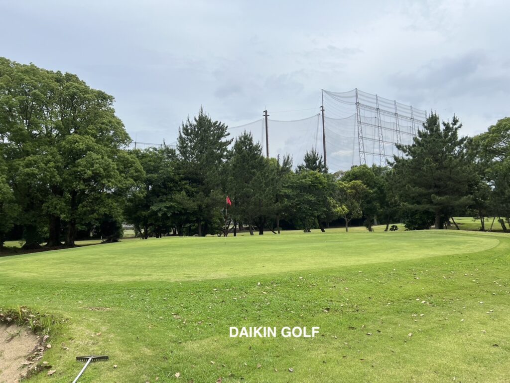 東洋ゴルフクラブのショートコース　NO.4グリーン